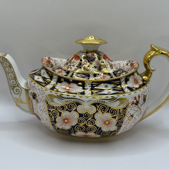 Royal Crown Derby Imari 2451 Partial Teapot. Large 6 cup teapot dated 1939. - Picture 4 of 17